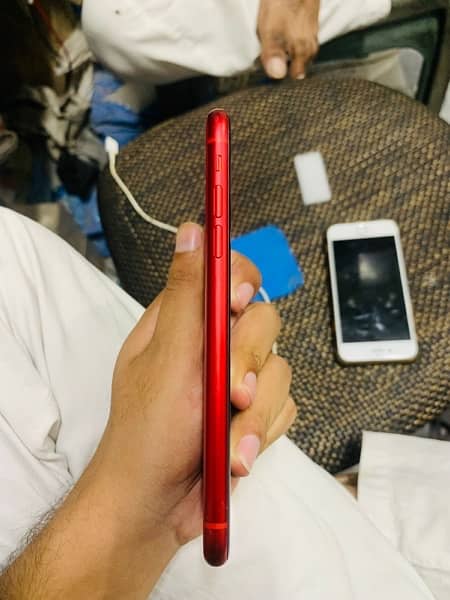 IPHONE 11 / 128 GB / RED COLURE 2