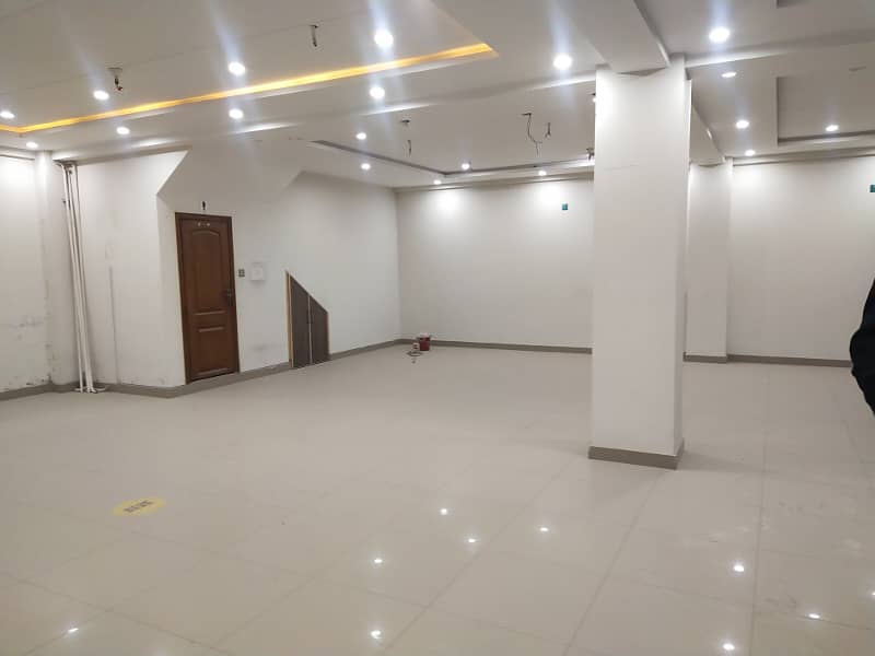 2200sqft comerical Space Available for rent in murree road 7