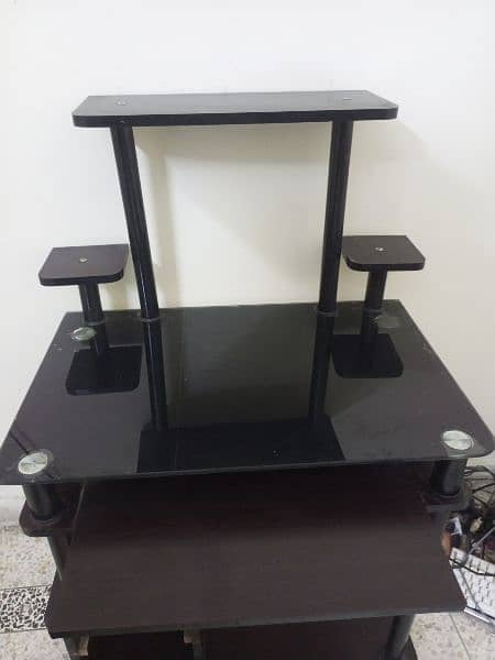 computer tables in new condition 4