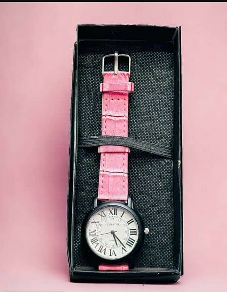 Womens Classic Analogue Watch 1