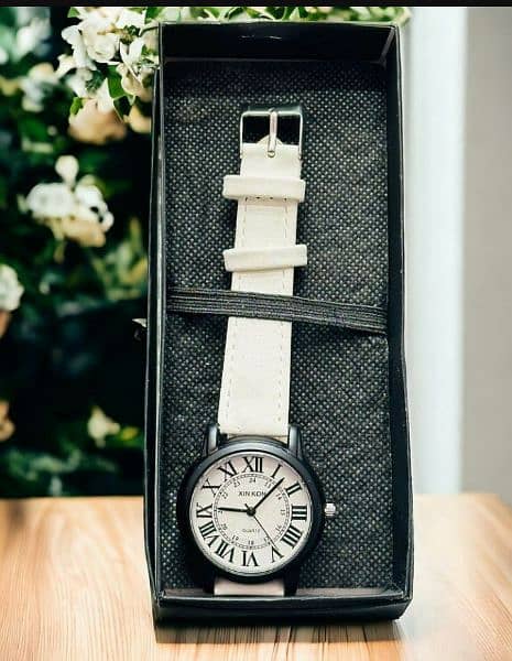 Womens Classic Analogue Watch 2