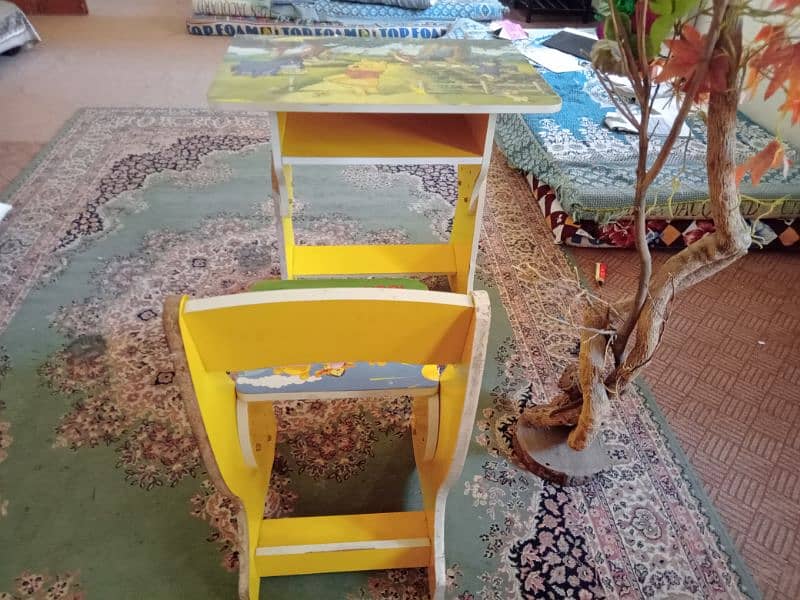 study table best condition 1