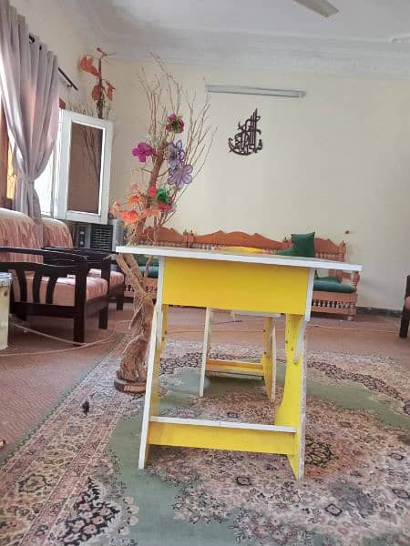 study table best condition 6