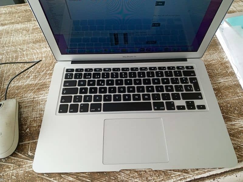 apple laptop MacBook air 7.2 3