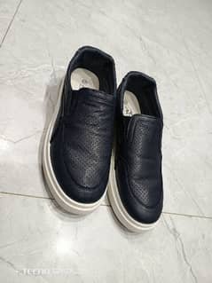 Service Shoes Hy just 2 day used 43 number