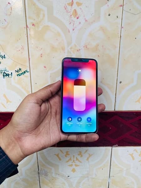 iPhone XS 64gb Factory unlocked Esim time 6