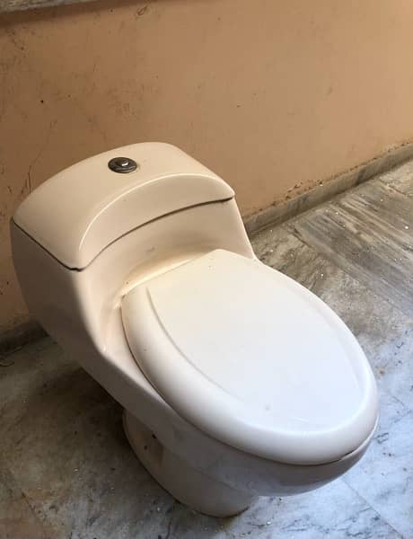 Commode in Good Condition 2