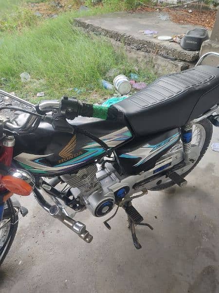 use like new urgent selling my honda 125 1