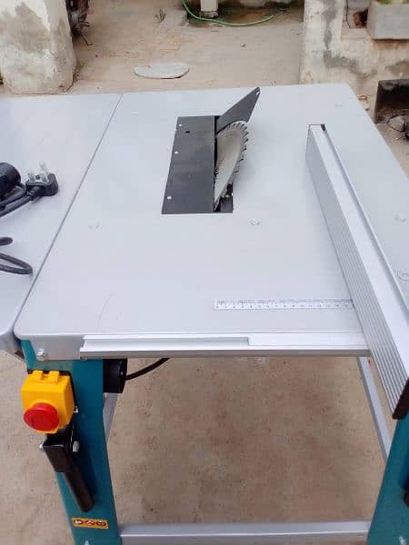 Makita Table Saw 2000W 2712 8