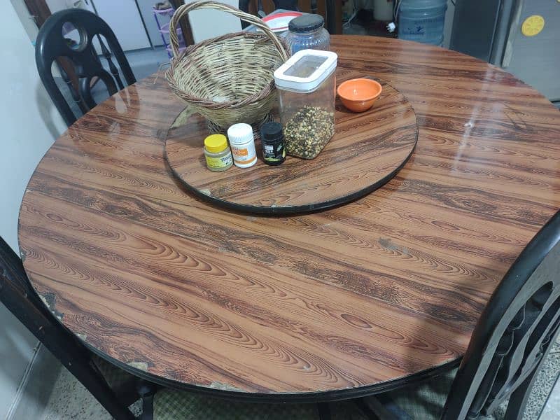 6 Seater Dinning table in good quality 11