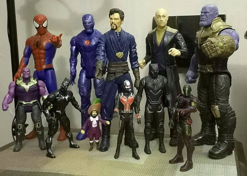 ASSORTED ACTION FIGURES SUPER HERO COLLECTION FOR ENTHUSIASTICS! 8