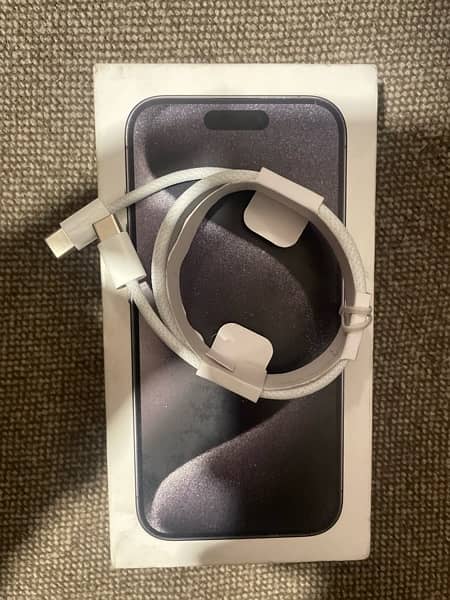 iphone 15 pro max ki 100% original box pulled cable hy 0