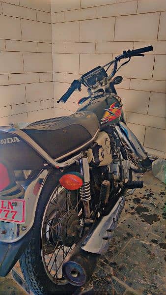 CG 125 HONDA. 3