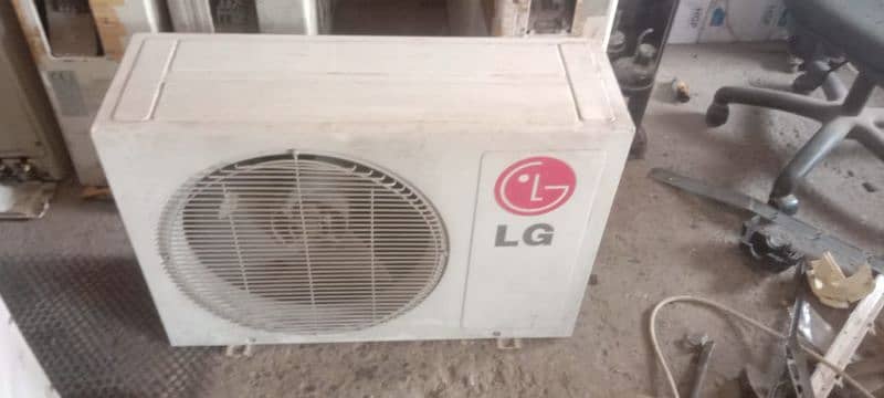 LG 1.5 Ton in good running condition. 0