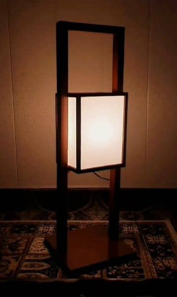 wooden pedestal lamp 0