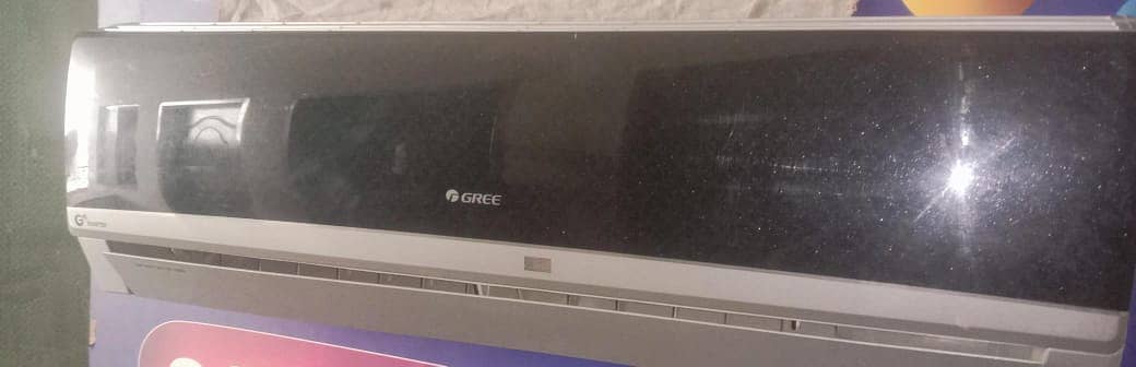 Slightly Used Gree 1.5 Ton DC Inverter AC 2