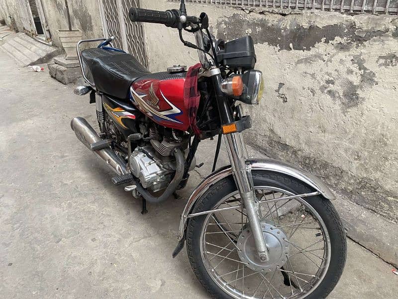 Brand New Honda 125 9/10 Condition With Genuine Tunki Tapa 4