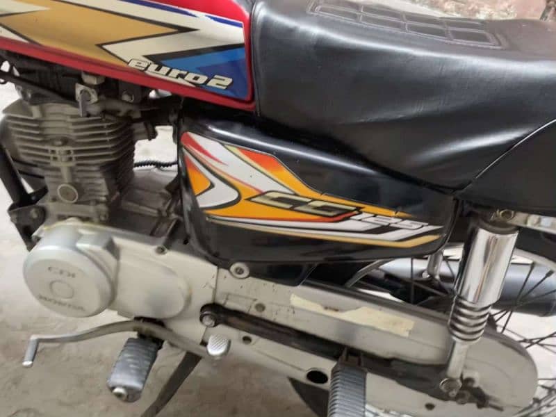 Brand New Honda 125 9/10 Condition With Genuine Tunki Tapa 7