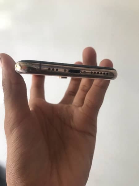 iPhone XS non pta 10by9 condition battery health 80 all okay 2