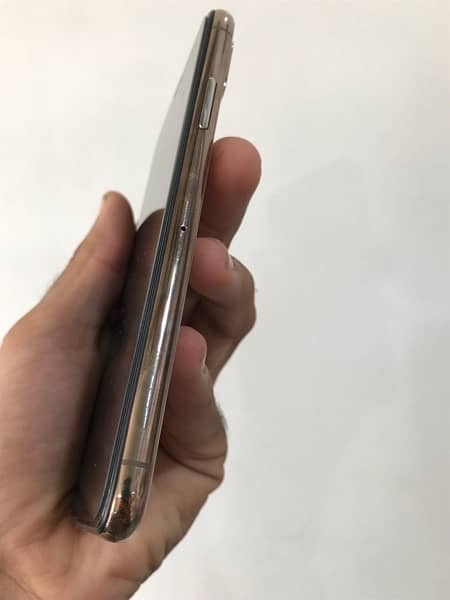 iPhone XS non pta 10by9 condition battery health 80 all okay 4