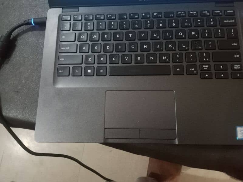 Dell Corei5 8th generation Touch screen 8/256SSD,Full HD/14urgent sale 3