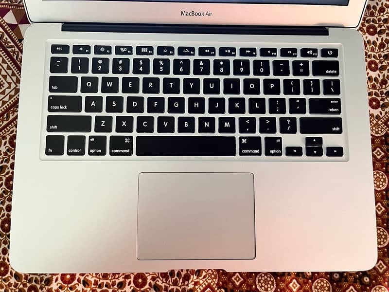 MacBook Air 2015 8GB 256GB SSD 4