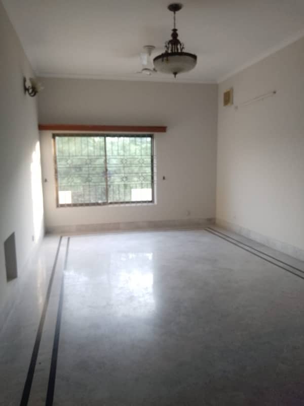 Upper Portion Avaible For Rent In I-8/4 9