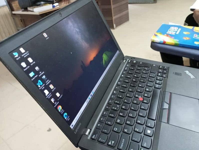 Lenovo Thinkpad X270 4