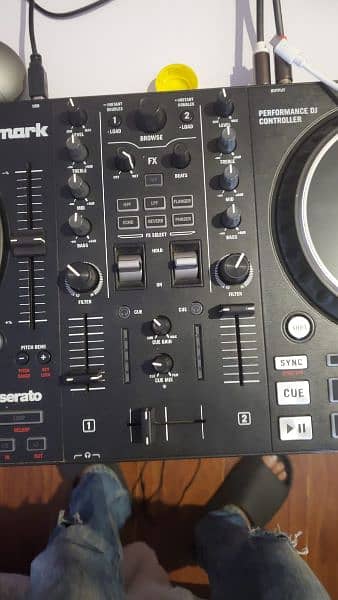 Numark mixtrack pro fx 1