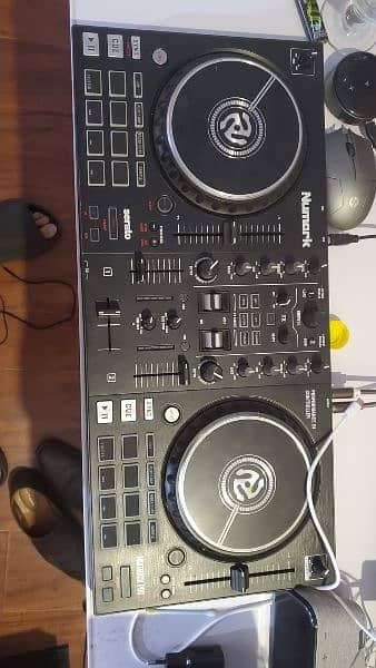 Numark mixtrack pro fx 4