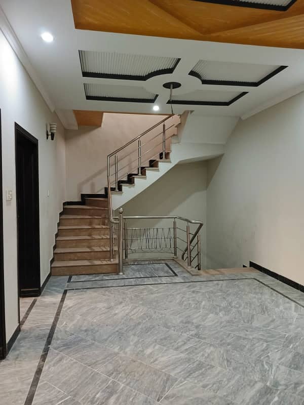 Prime Location 5 Marla House available for rent in Warsak Road if you hurry 1