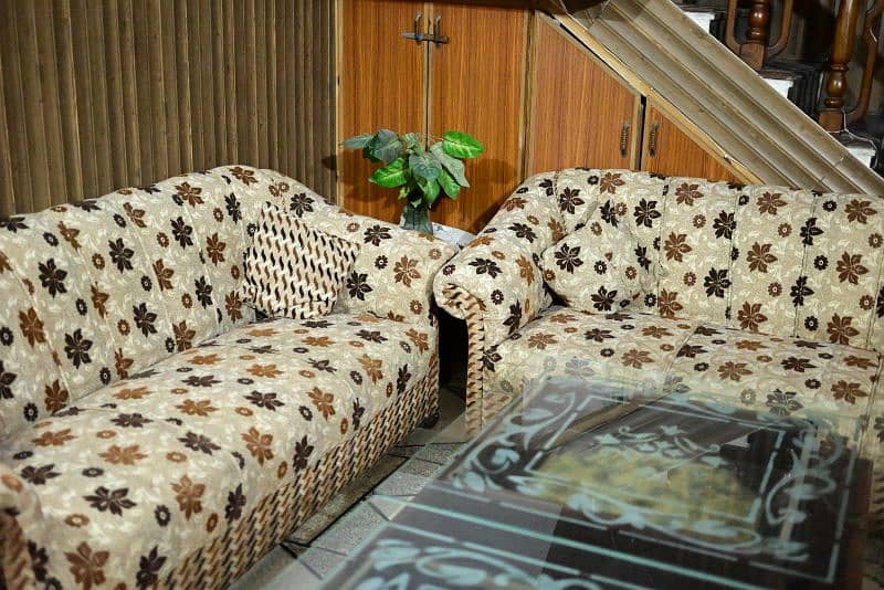 8 seater Sofa Set neat and clean Condition 3