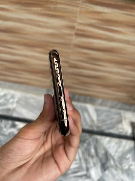 Iphone Xs factory unlock 2