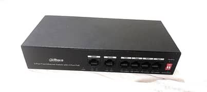 Original Dahua 6 Port Switch POE (2 Uplink / 4 POE). Almost Brand New