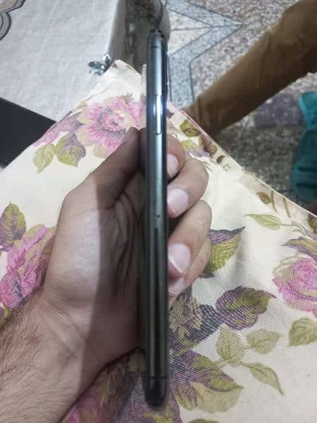 Iphone 11 pro max non pta 1