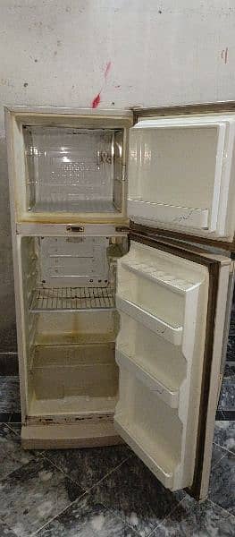 Dawlance standard size fridge 1