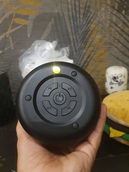 Good quality BT speakers with colour change option 2