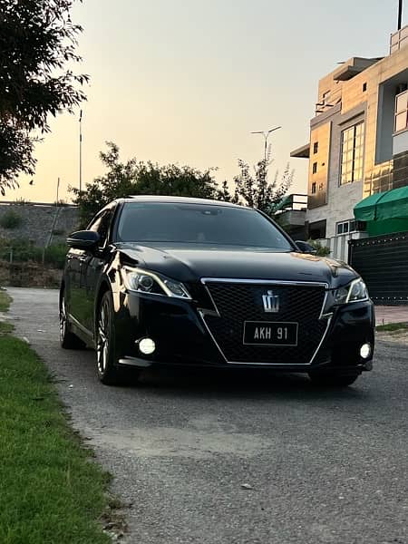 Toyota Crown Athlete S package 2