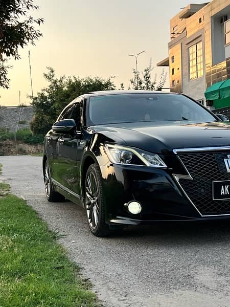 Toyota Crown Athlete S package 3
