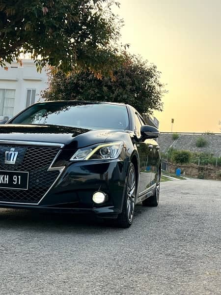 Toyota Crown Athlete S package 4