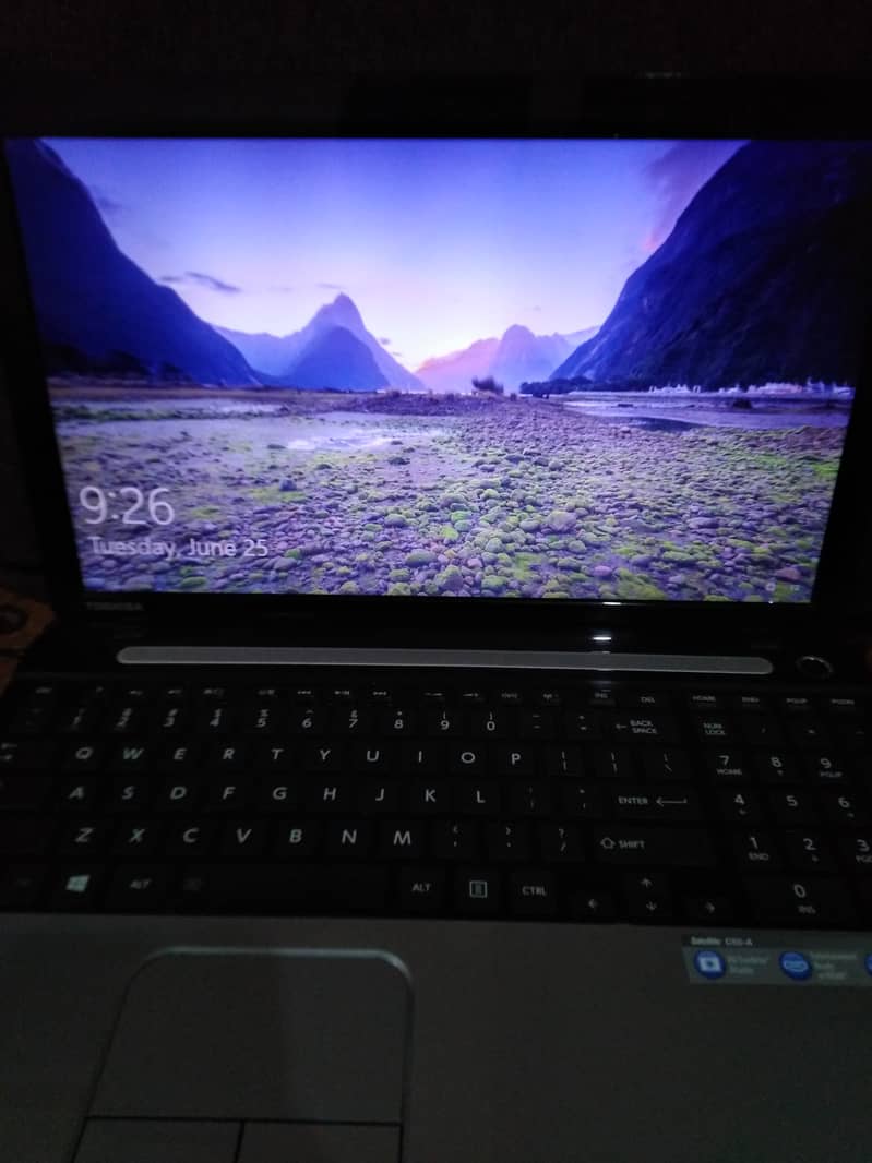 Toshiba Laptop model Satellite C550- A5362 mint condition 2
