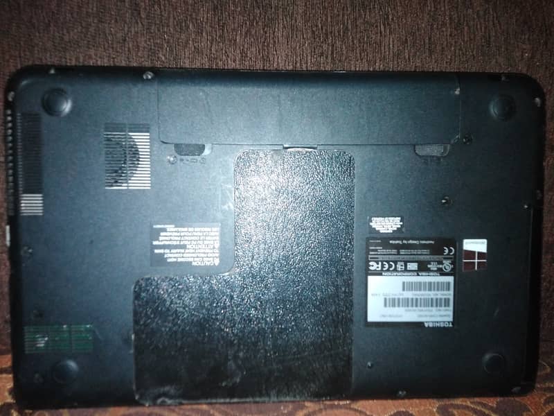 Toshiba Laptop model Satellite C550- A5362 mint condition 4