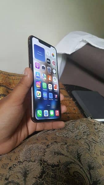 iphone 11 pro max 1