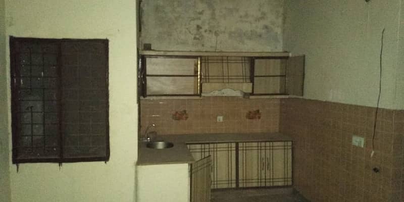 Non Furnished Flat Single Bed Kitchen bath Empress Road Near Shimla Hill Lahore 0
