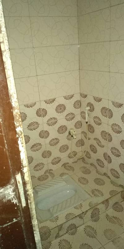 Non Furnished Flat Single Bed Kitchen bath Empress Road Near Shimla Hill Lahore 3