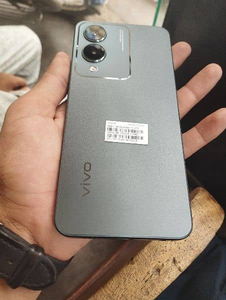 VIVO Y17s 3