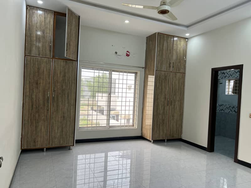 Luxurious Upper Portion for Rent in Fazaia Housing Scheme Phase 1, Raiwind Road, Lahore** 5