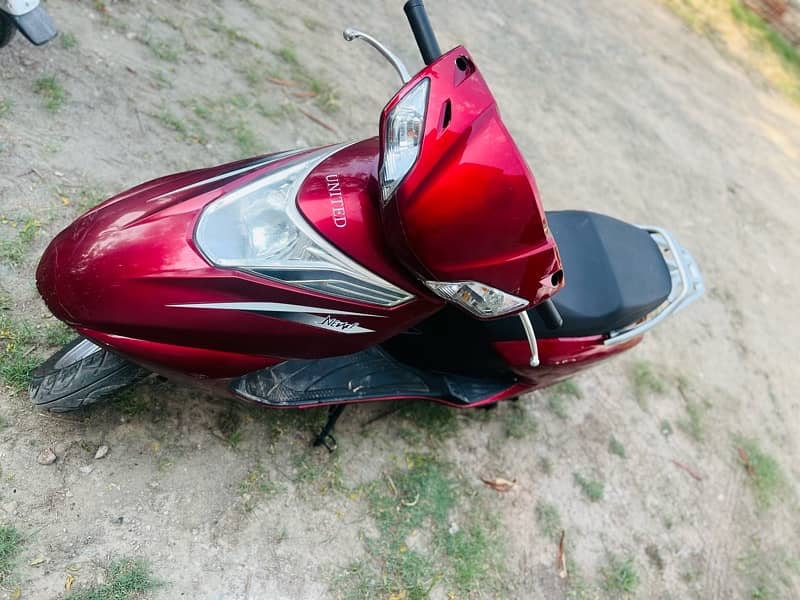 female Scooty for sale 0