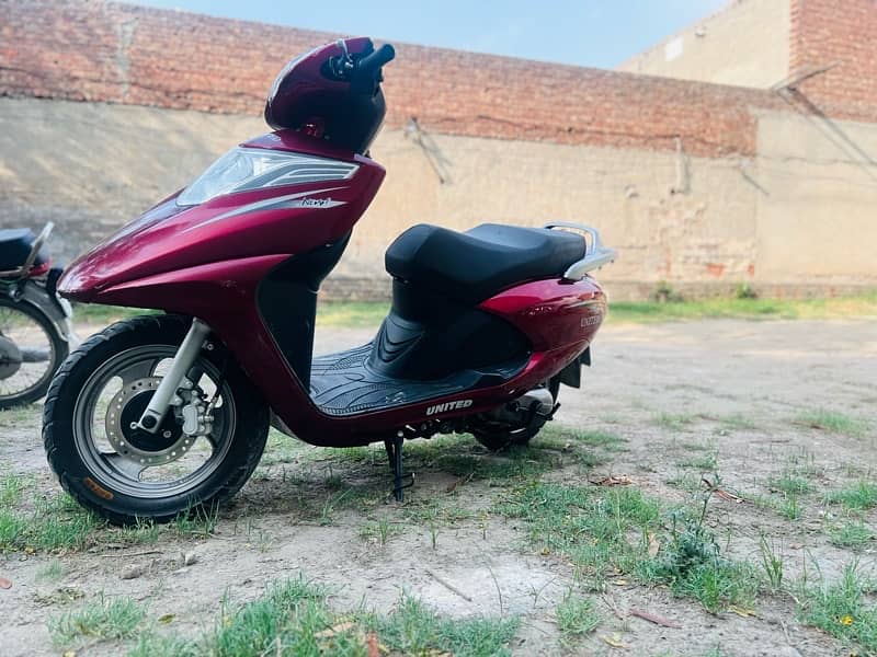 female Scooty for sale 2