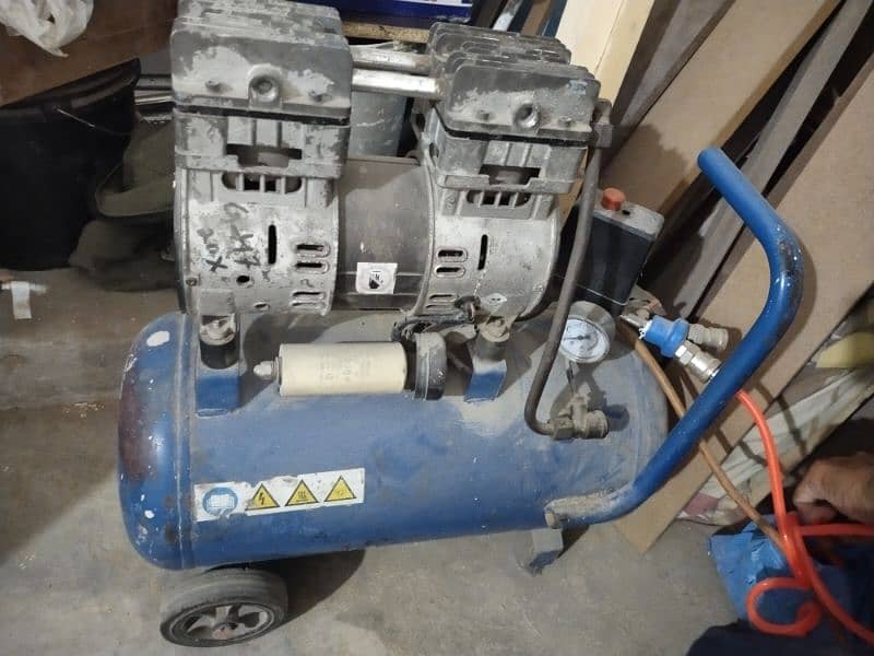 Air compressor with Gun 2